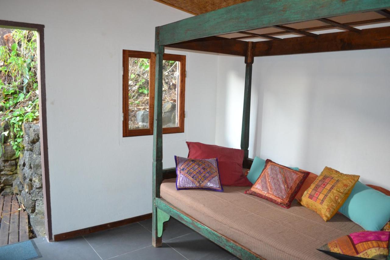 Villa Atypique Le Chat Perche De Grand Anse Petite Île Екстериор снимка